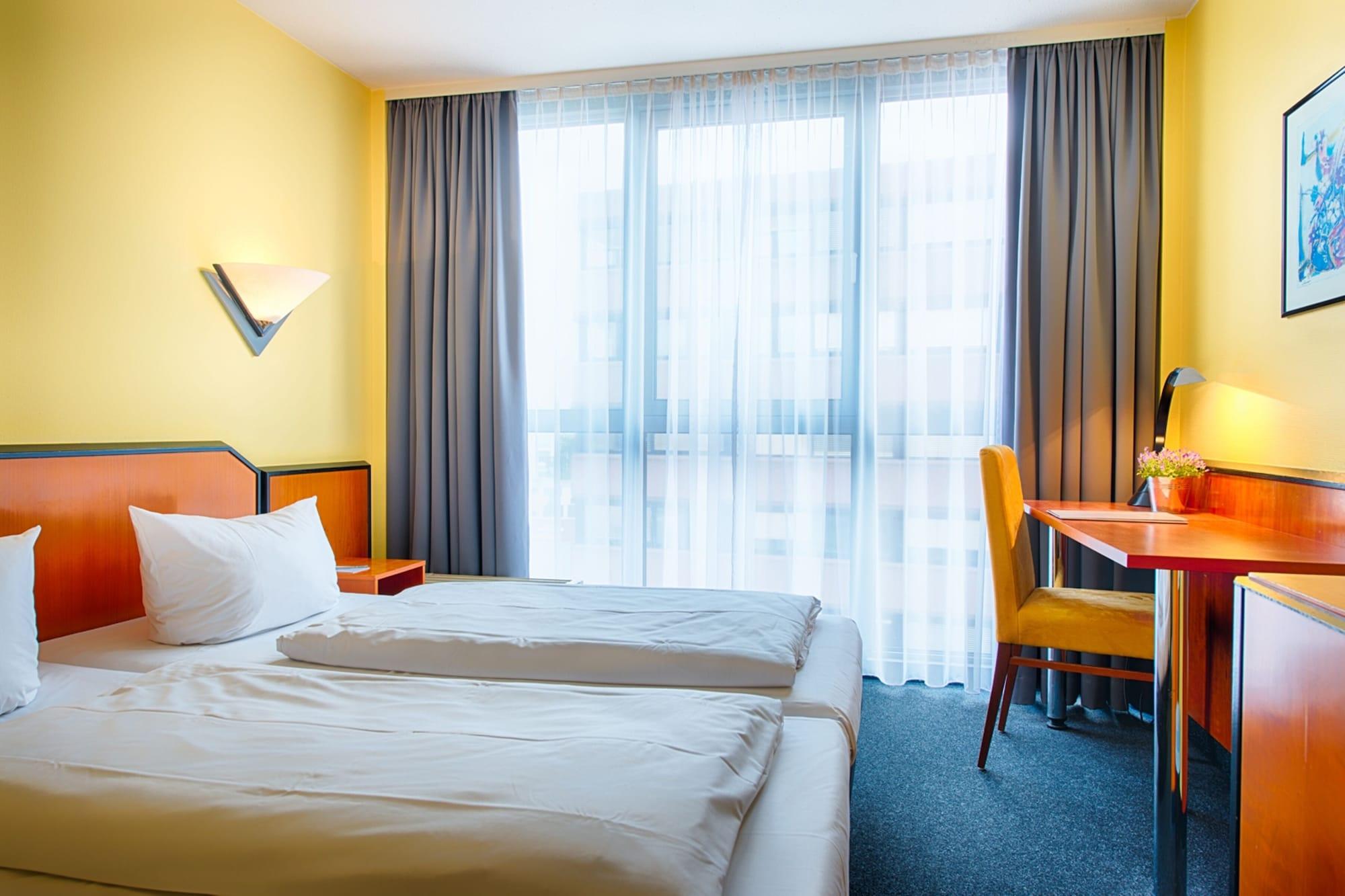 Achat Hotel Stuttgart Airport Messe Exteriör bild