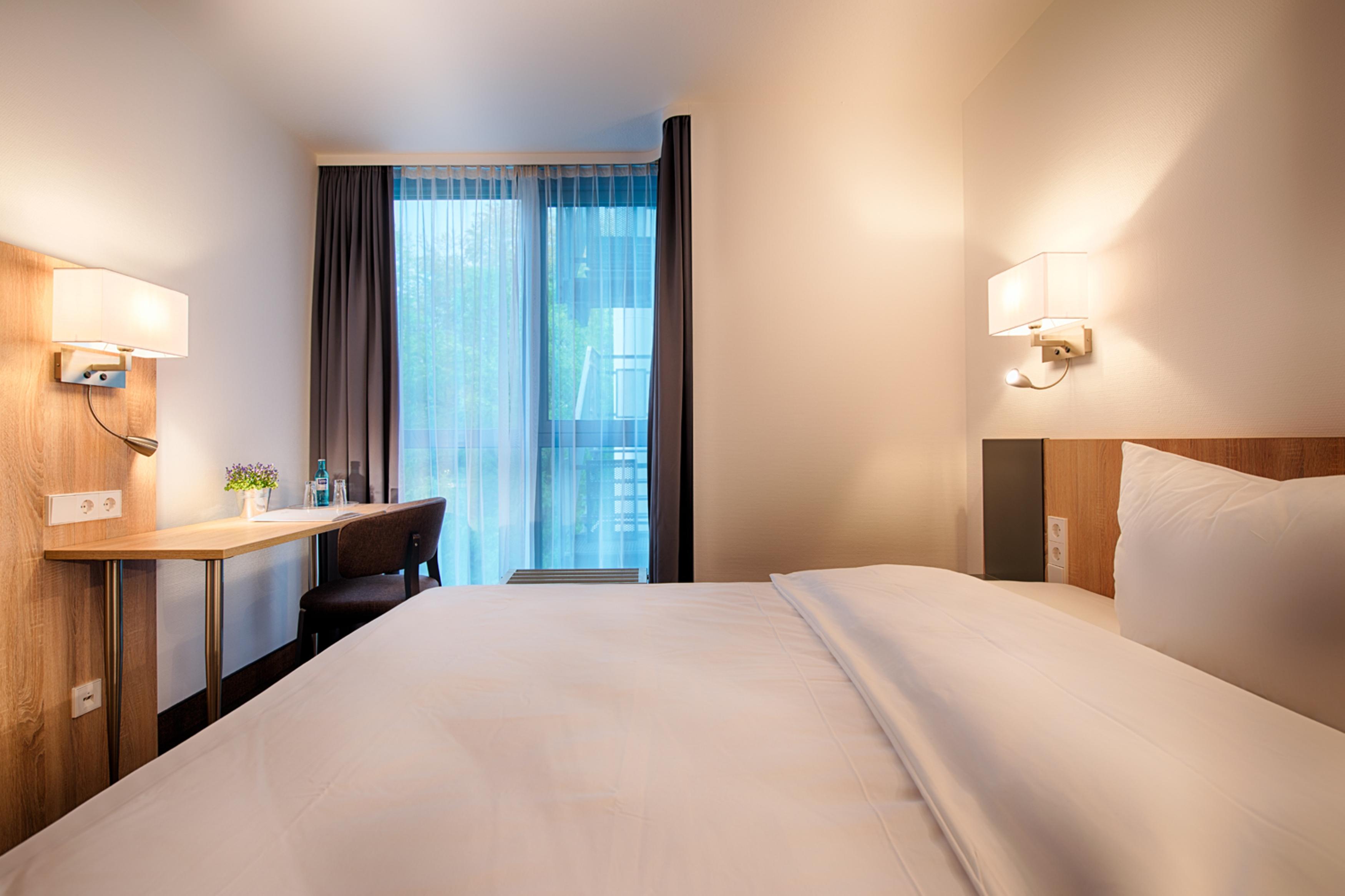 Achat Hotel Stuttgart Airport Messe Exteriör bild