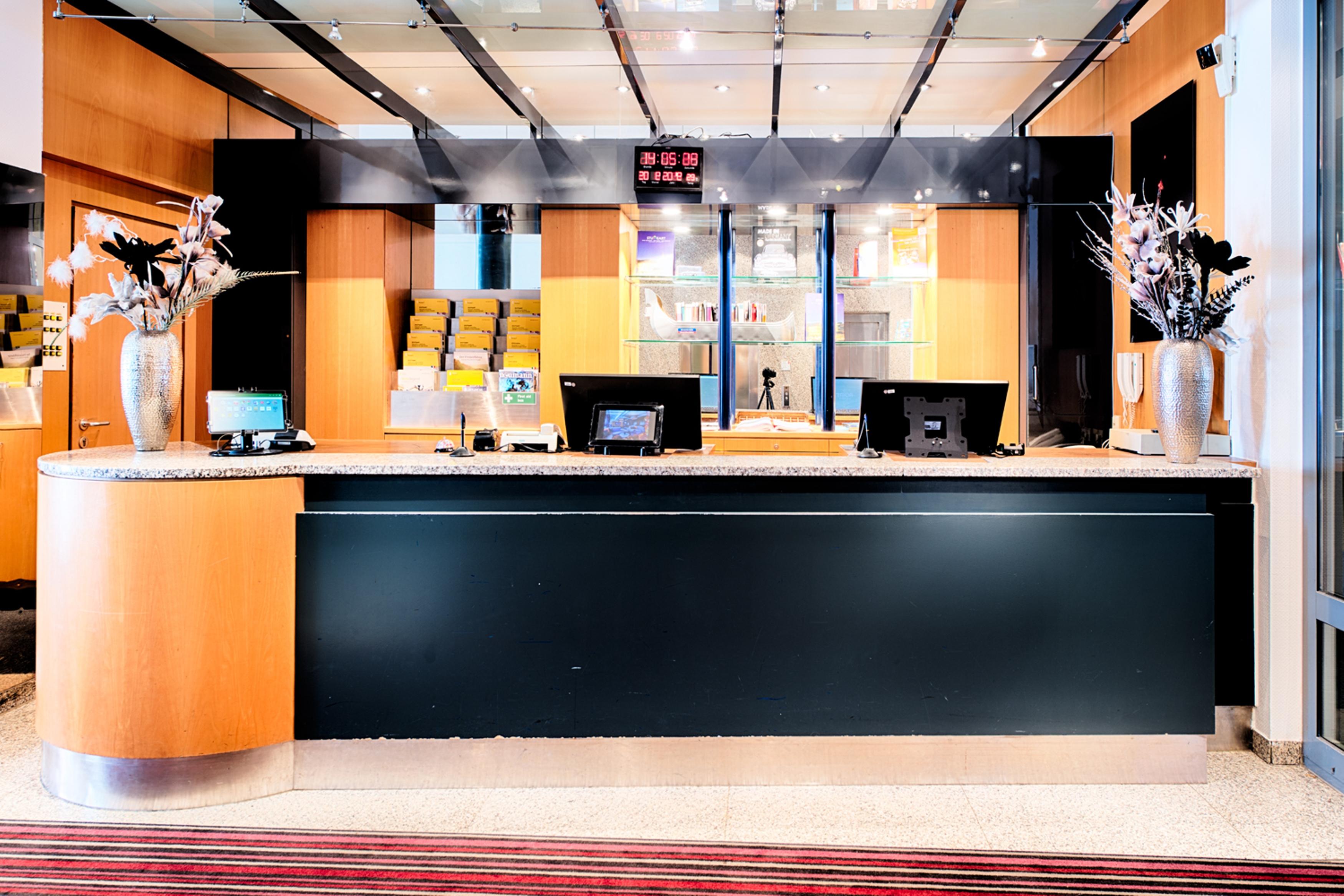 Achat Hotel Stuttgart Airport Messe Exteriör bild