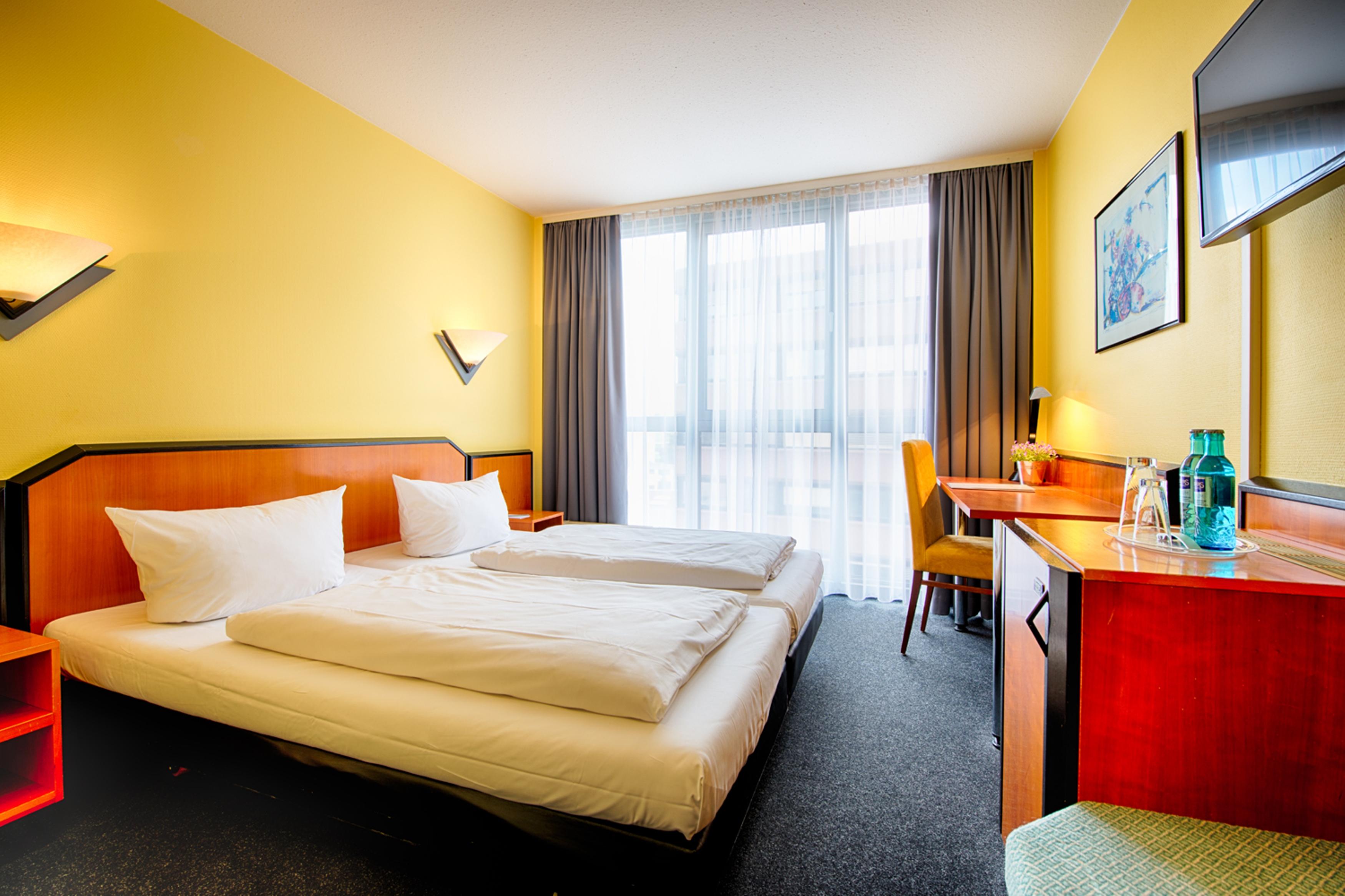Achat Hotel Stuttgart Airport Messe Exteriör bild