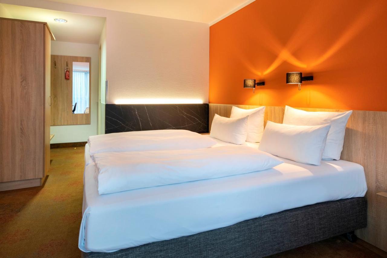 Achat Hotel Stuttgart Airport Messe Exteriör bild
