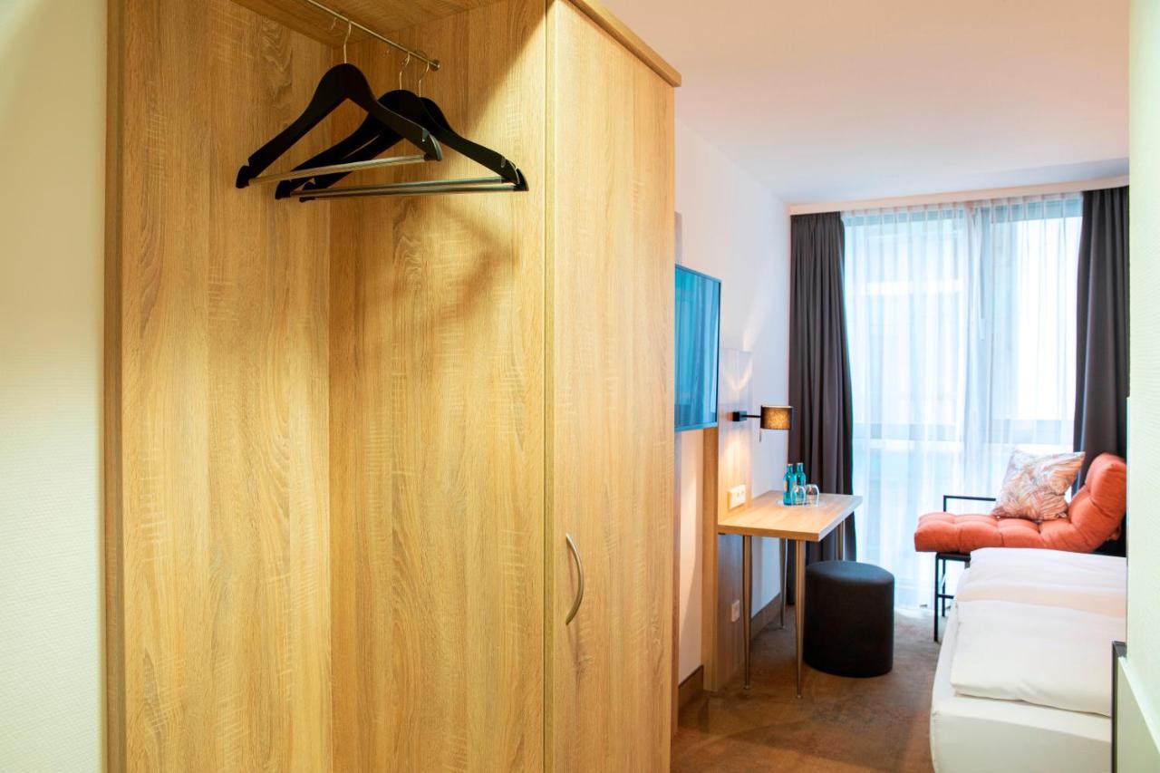 Achat Hotel Stuttgart Airport Messe Exteriör bild