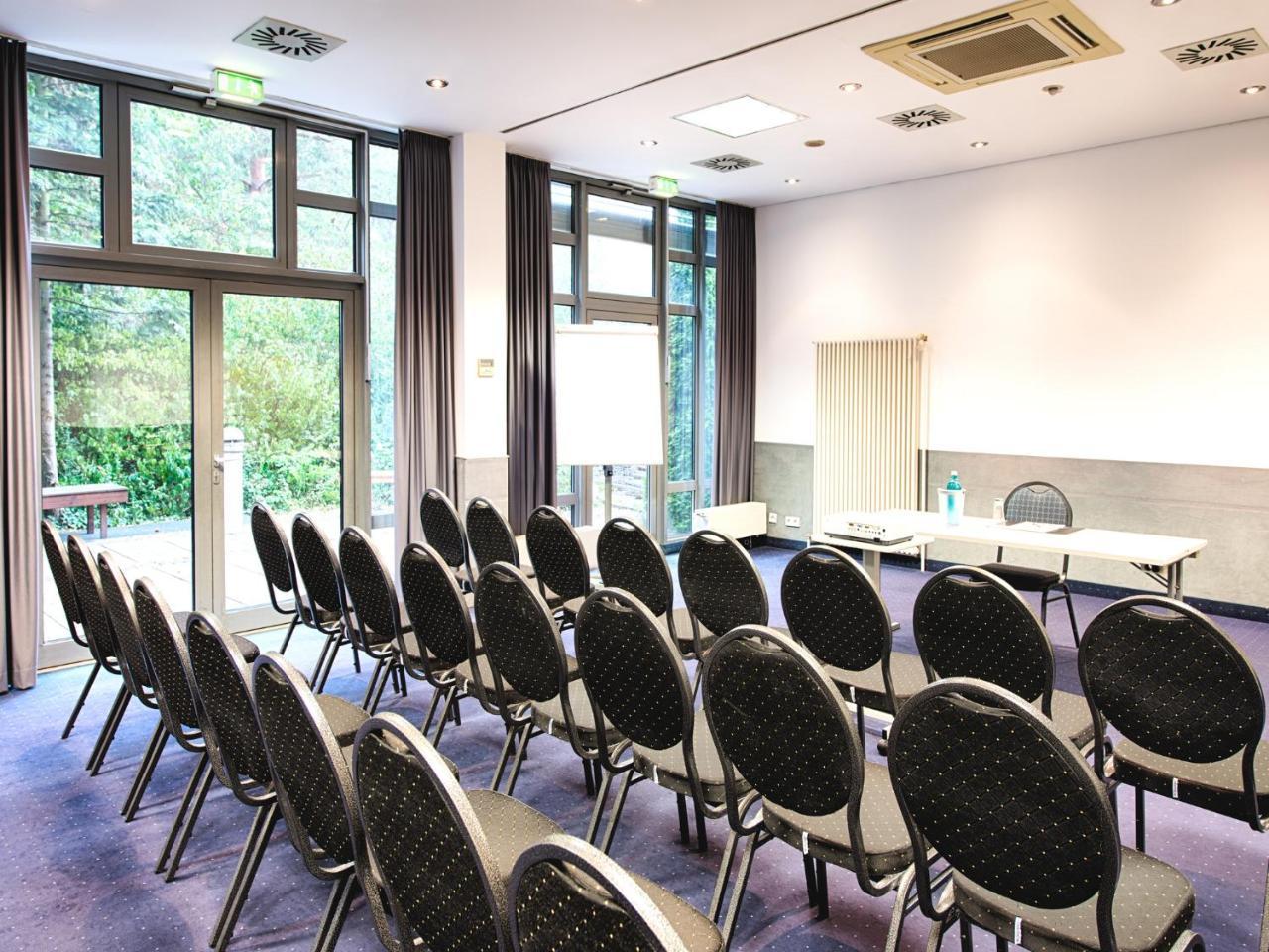 Achat Hotel Stuttgart Airport Messe Exteriör bild