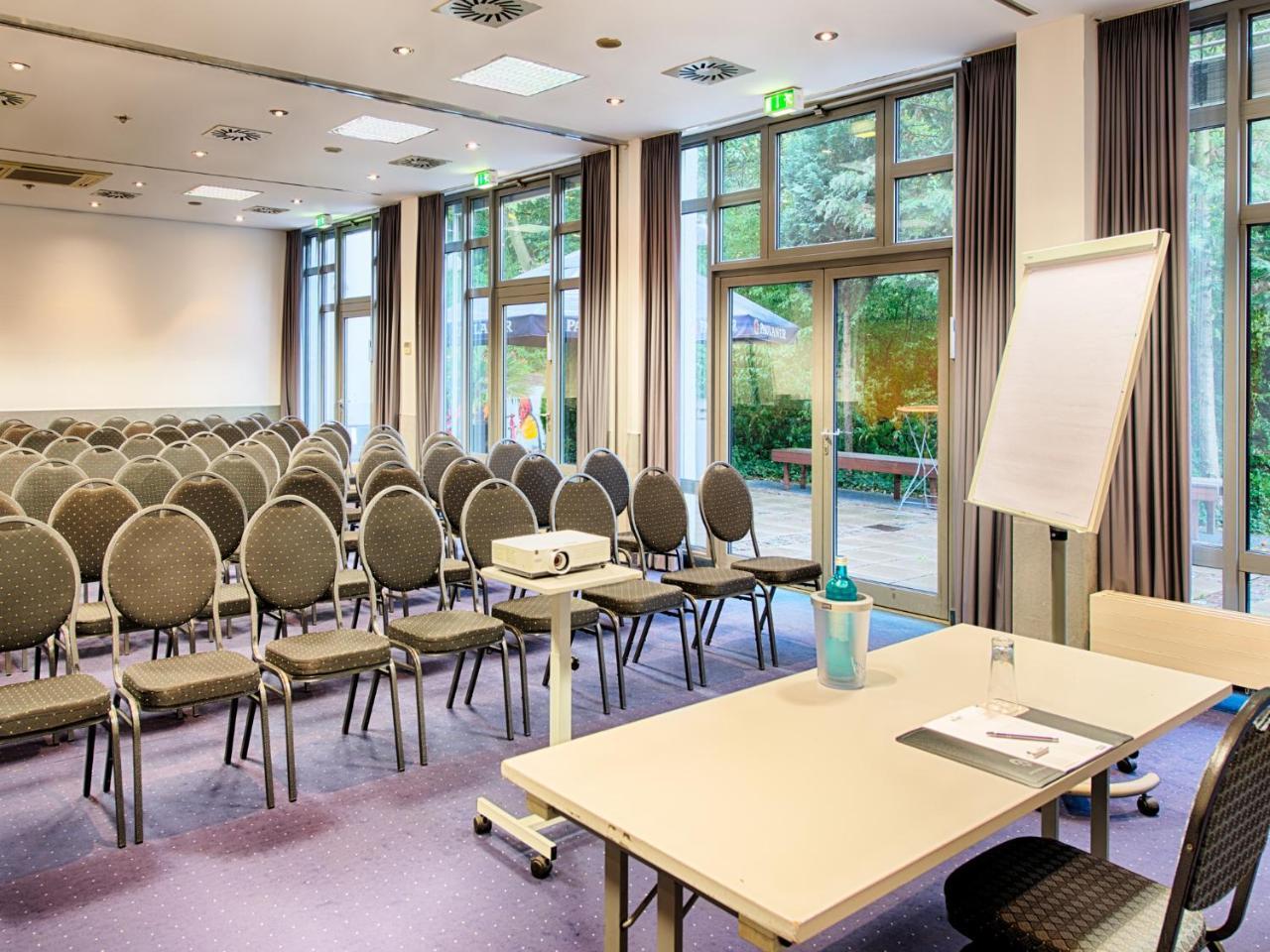 Achat Hotel Stuttgart Airport Messe Exteriör bild